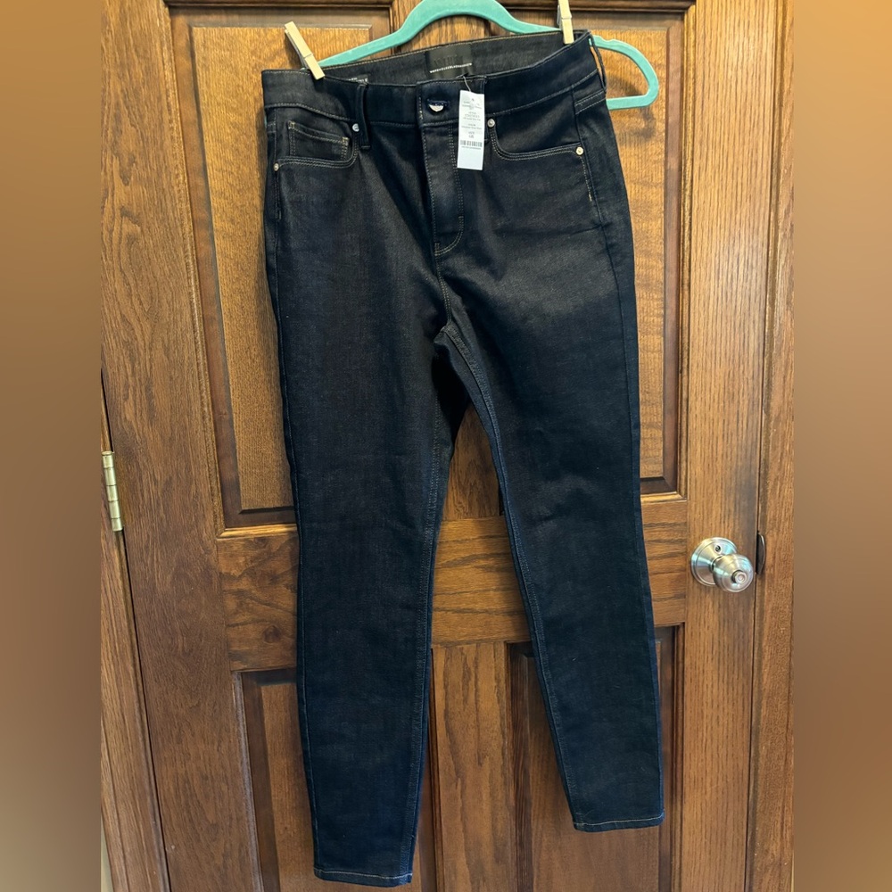 White house black market 6R jeans. New with tags